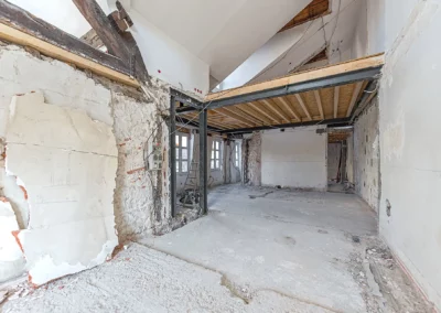 Cloisons installées par BATIMATOS dans un duplex situé rue de l'Université à Paris.